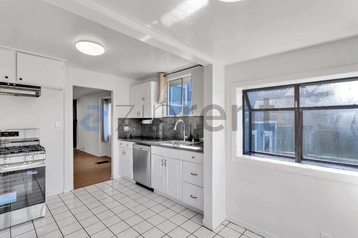 Building Photo - 1219 43rd Ave