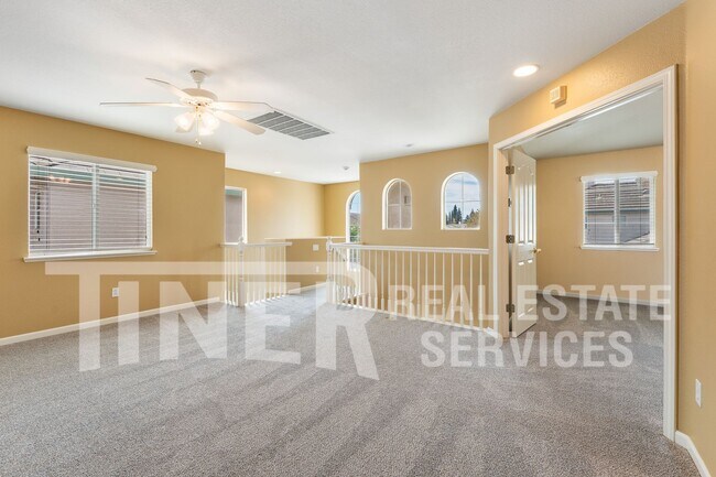 Building Photo - 35 Sabre Ct