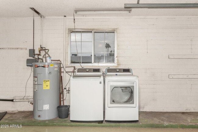 Building Photo - 4503 W Loma Ln