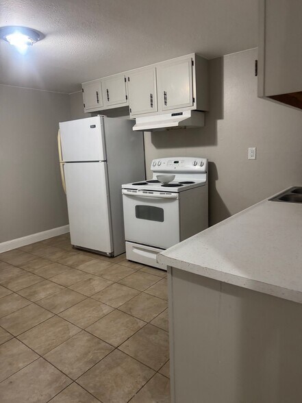 Building Photo - 3950 Turnpike Dr