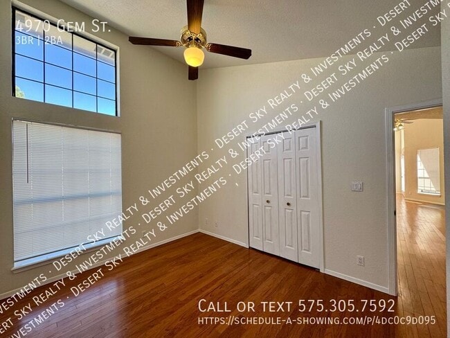 Building Photo - 4970 Gem St