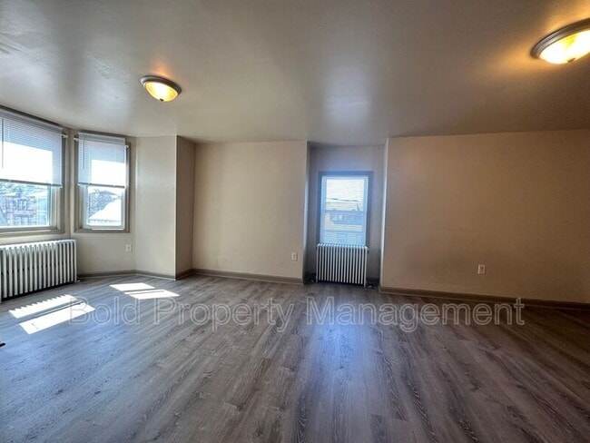 Building Photo - 518 N 8th St