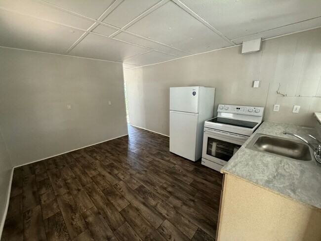 Building Photo - 130 S Suncoast Blvd