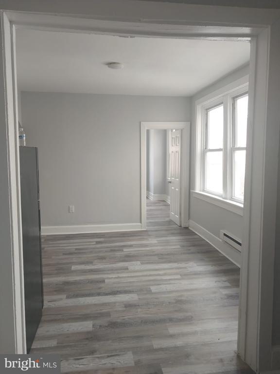 Building Photo - 131 E Roosevelt Blvd