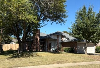 Building Photo - 106 Hollywood Dr