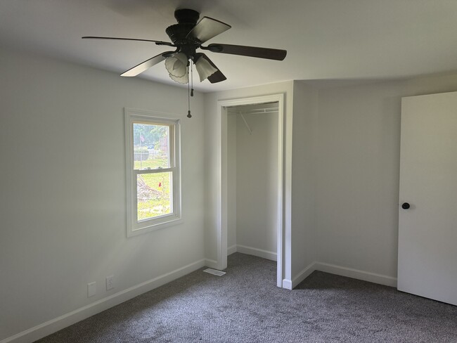 Building Photo - 126 8th St