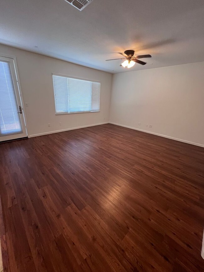 Building Photo - BEAUTIFUL UPDATED HOME IN WEST ROSEVILLE!!