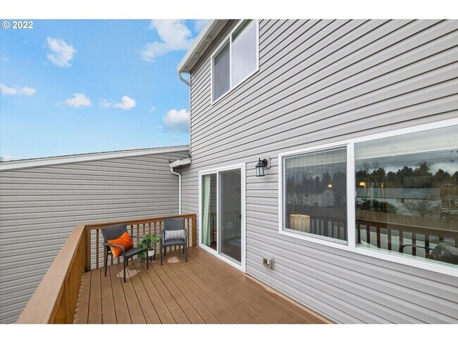 Building Photo - Spacious 3-Bedroom Townhome with Granite Kitchen & Included Landscaping
