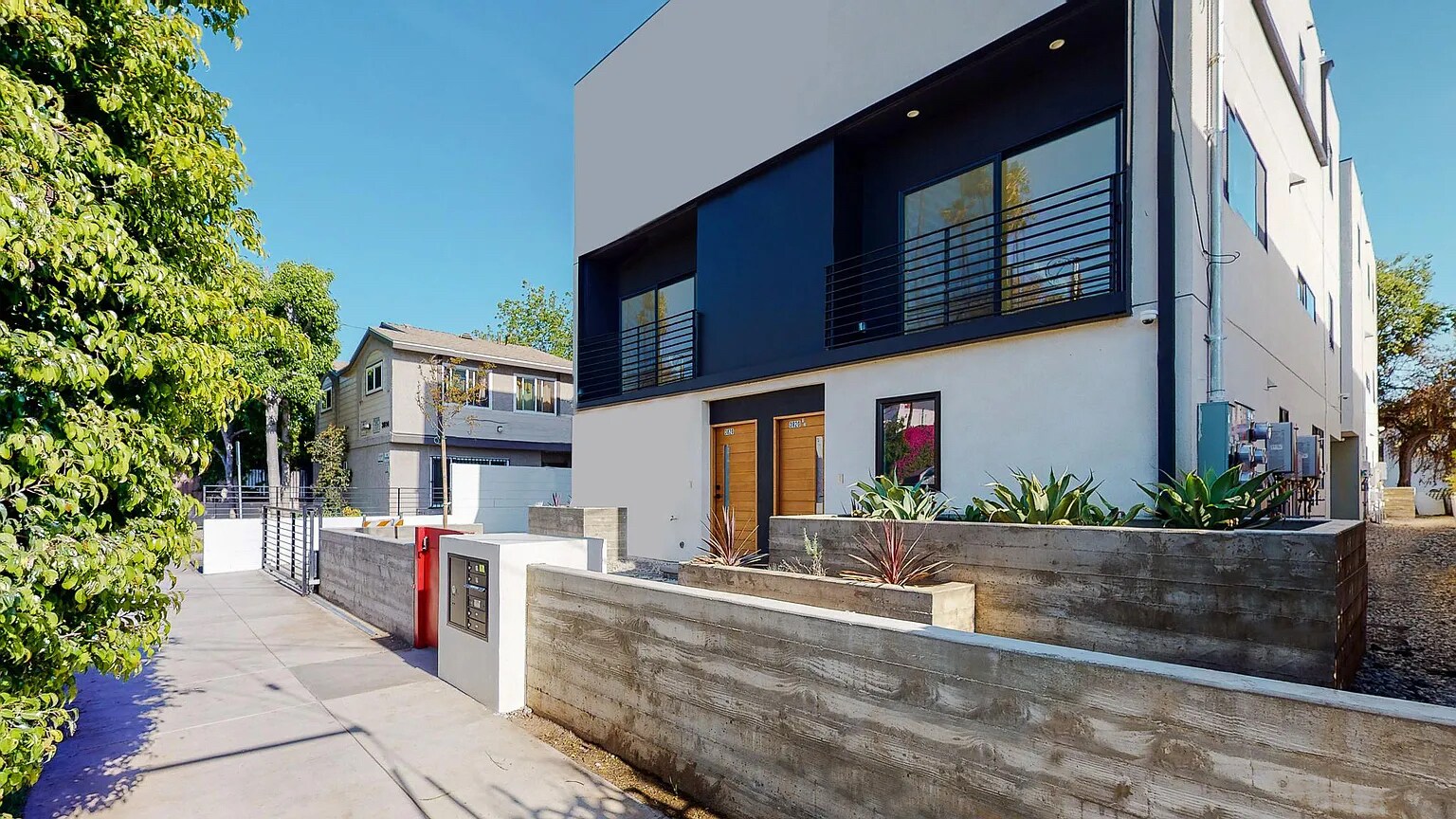 Building Photo - 3820 Montclair St