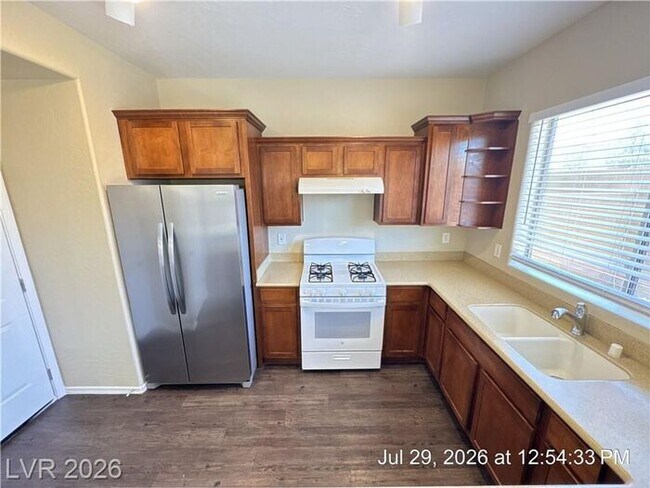 Building Photo - Gated Home with Open Floor Plan, Walk-In Closet & Resort Amenities