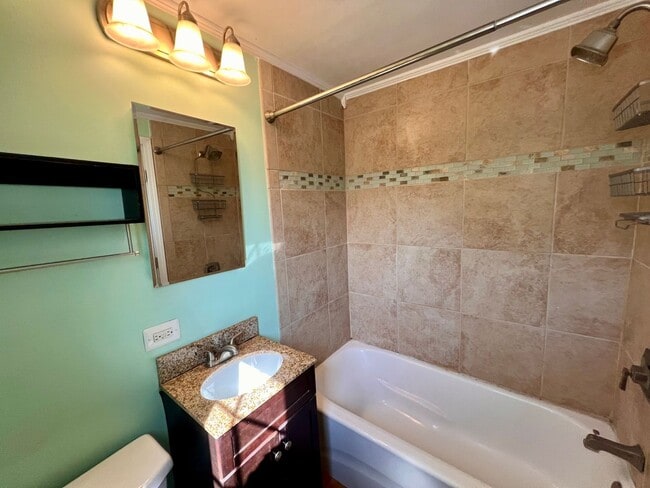 Building Photo - Pittsburgh - 2 Bedroom 1.5 Bathroom - Home...