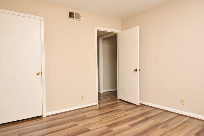 Building Photo - 2929 Selena Dr