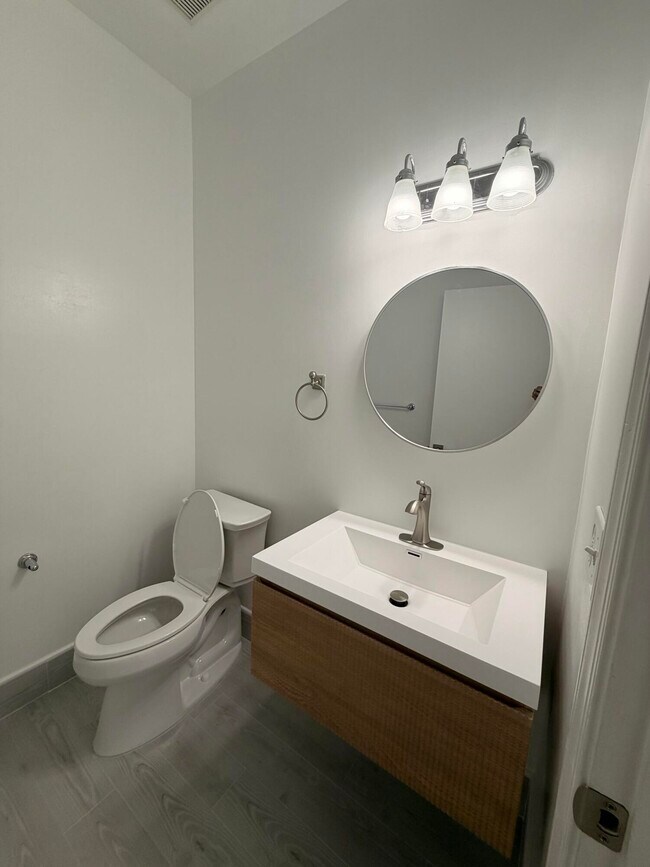 Building Photo - 11073 Harbour Springs Cir