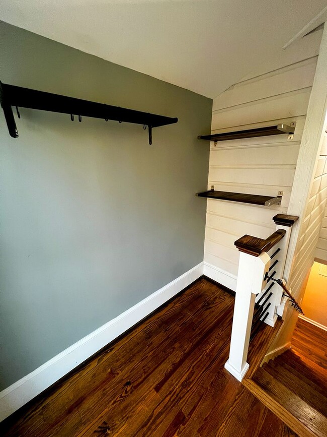 Building Photo - 2/2 Home for Rent Just 5 Minutes from Downtown Greenville!