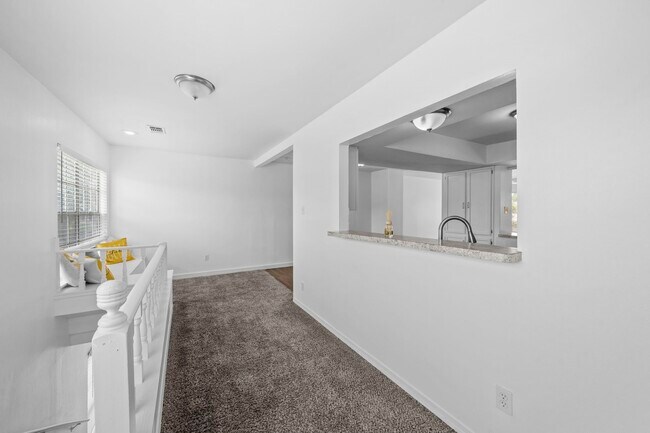 Building Photo - 16723 Running Quail Ct
