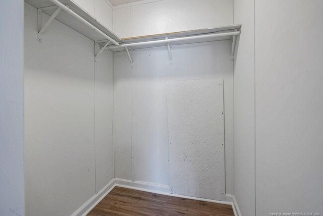 Building Photo - 226 Twin Creek Dr