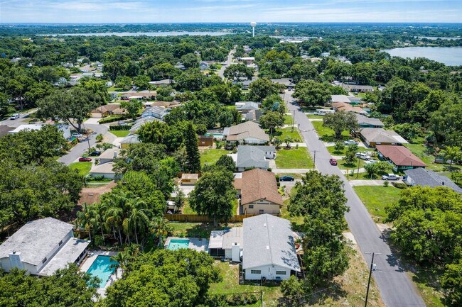 Building Photo - 904 15th St NE