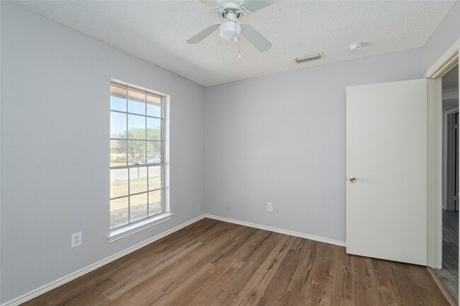 Building Photo - 5309 Heather Glen Dr