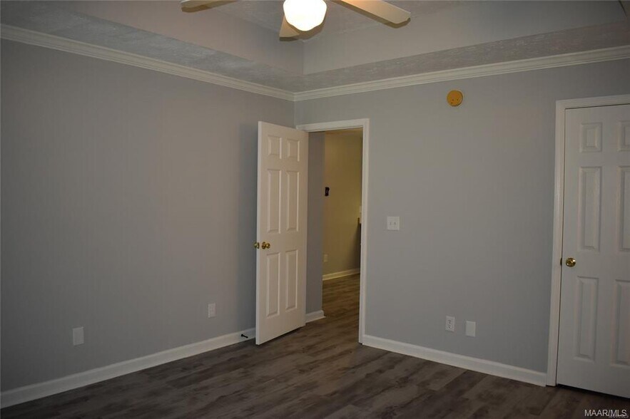 Building Photo - 6301 Scenic Dr