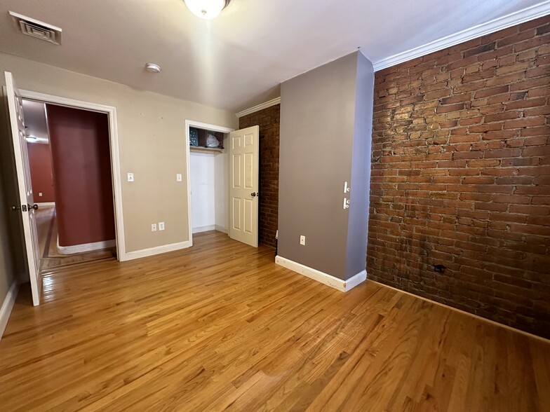 Building Photo - 66 Beacon St