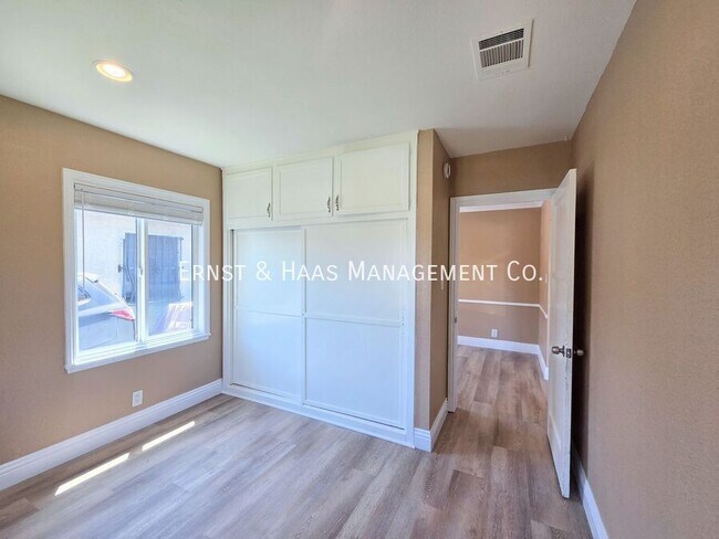 Building Photo - 705 N Hillford Ave