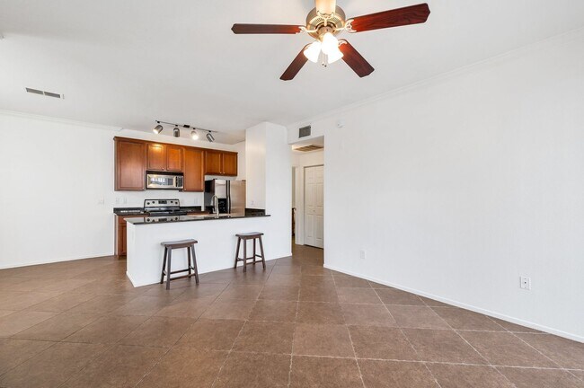 Building Photo - Upgraded first-floor condo in the sought-after Plaza Residences in Scottsdale!