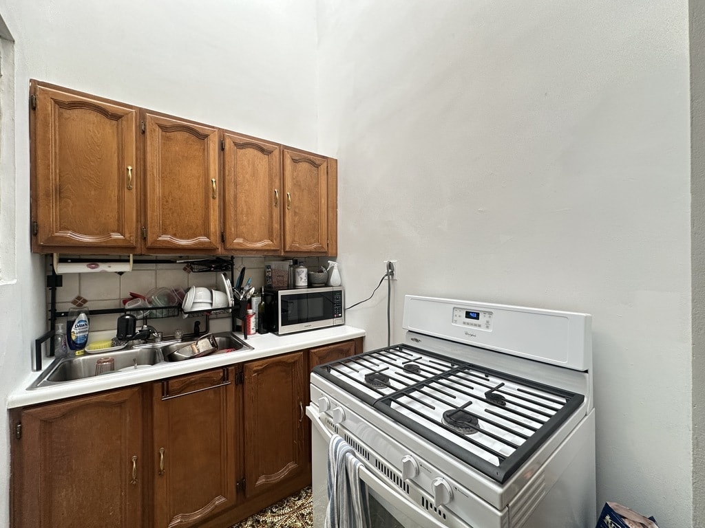 Building Photo - 1222 W Grace St