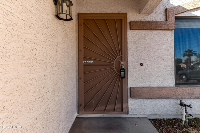 Building Photo - 3122 W Donald Dr