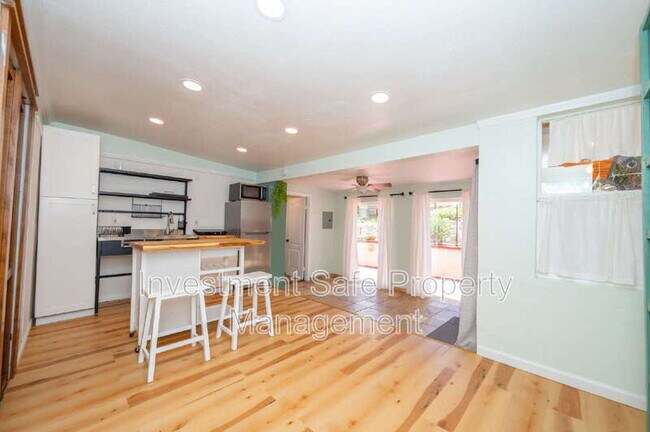 Building Photo - 4982 Baltimore Dr
