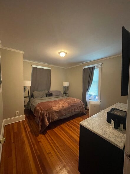 Building Photo - 37 Whitman Ave