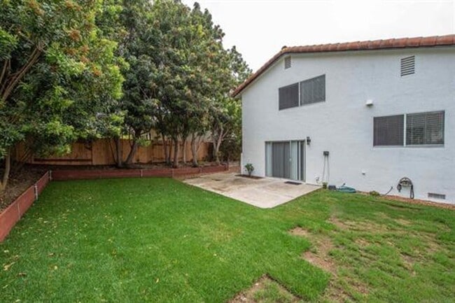 Building Photo - Encinitas 4br  2 car garage granite kitchen Huge Yard Home Remodeled TEXT 858-774-1574 $6290