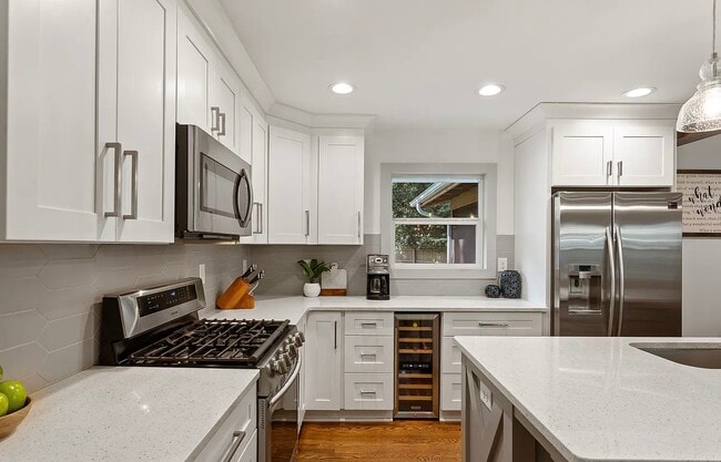 Building Photo - 2129 Kensington Gates Dr NW