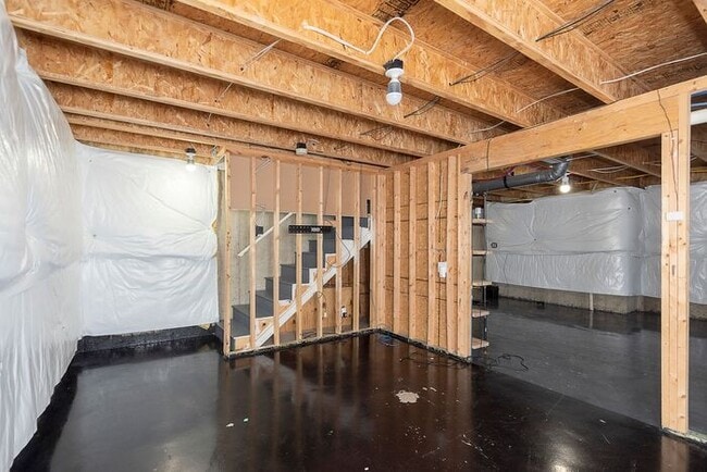 Building Photo - 4 Bedroom Home With Pond View in Top Rated...
