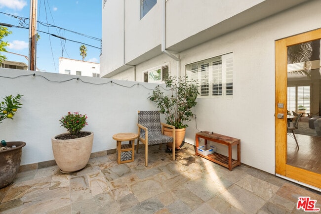 Building Photo - 843 17th St