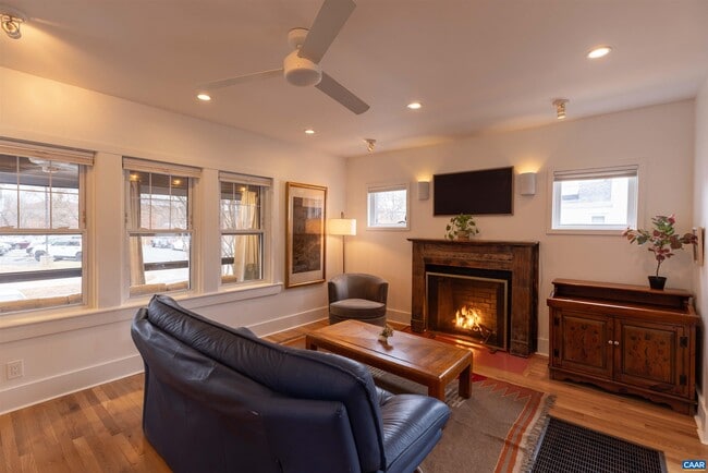 Building Photo - 1219 Gordon Ave