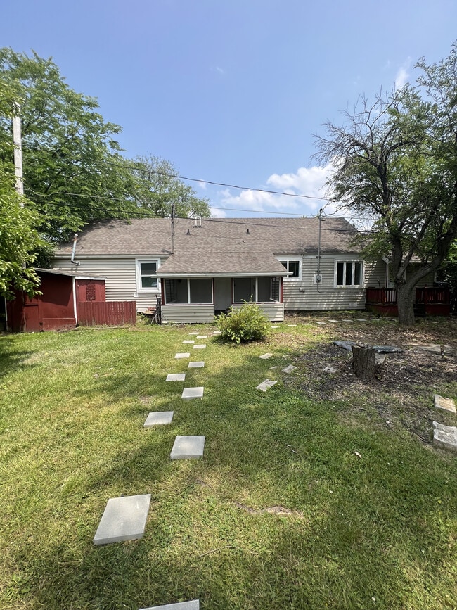 Building Photo - 315 E Park Dr