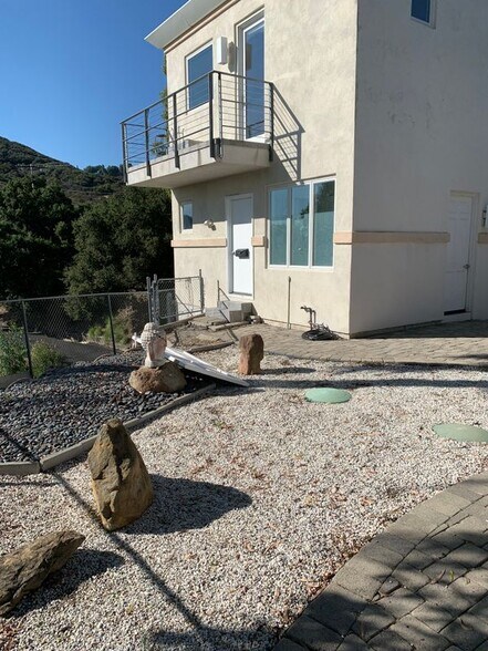 Building Photo - 21154 Saddle Peak Rd