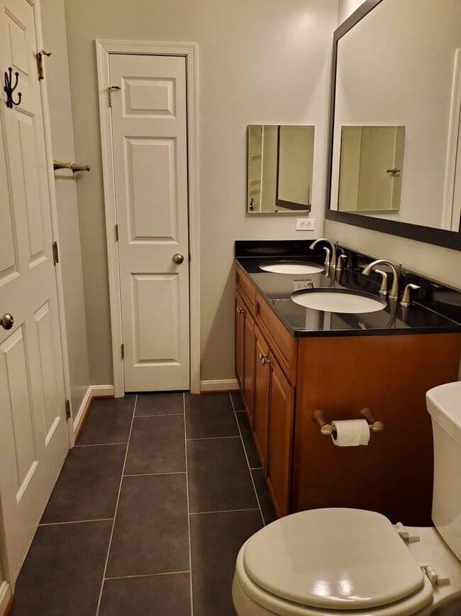 Building Photo - 2700 Bellforest Ct