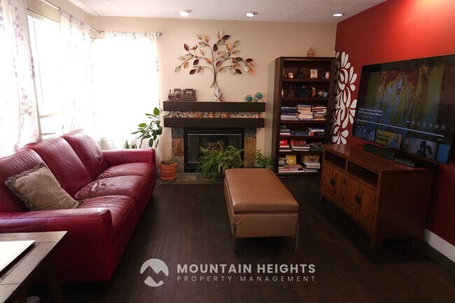 Building Photo - 2096 Rainbow Point Dr