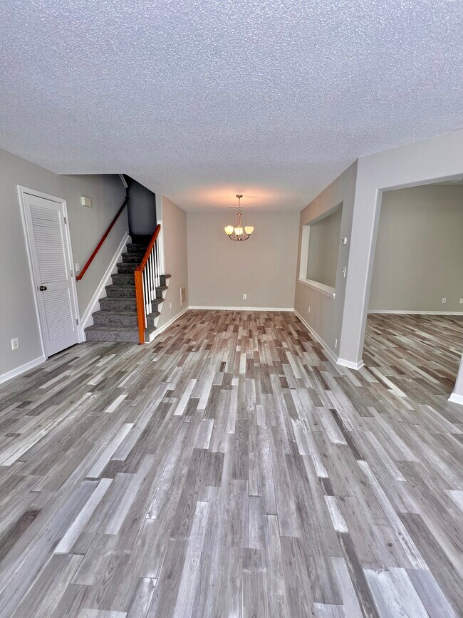 Building Photo - 6223 Cambridge Dr