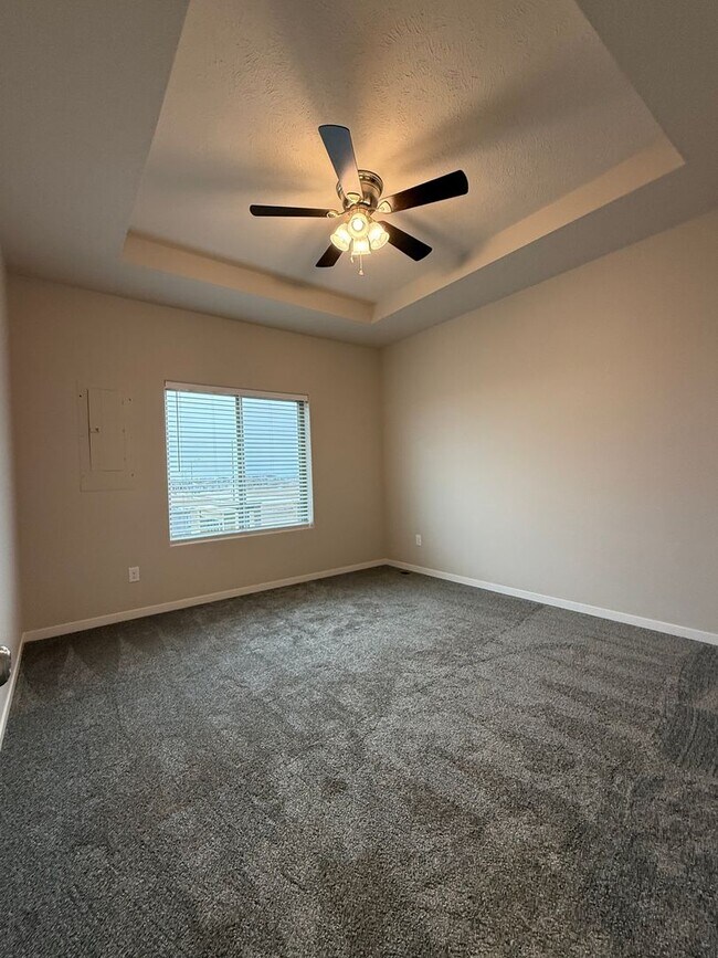 Building Photo - Spacious 2 bedroom/2.5 bath ranch townhome in South Lincoln