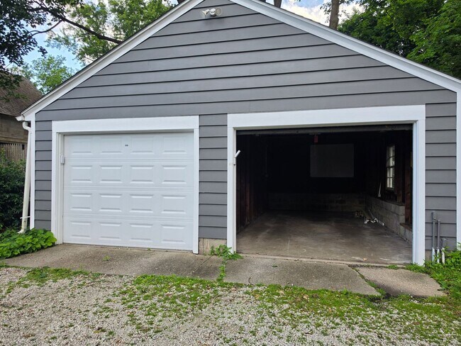 Building Photo - Updated 2-Bedroom Duplex for Rent – Kent, OH 44240