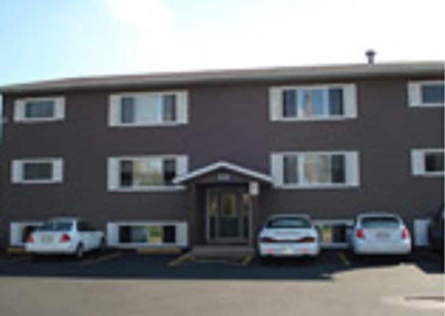 Primary Photo - Hawley Court Apartments