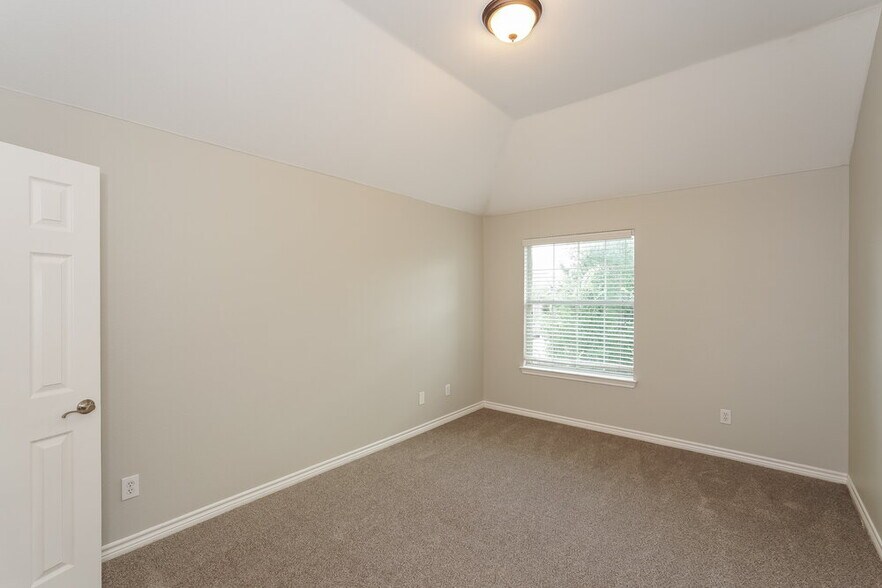 Building Photo - 1114 Fleming Ct