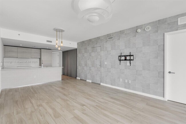 Building Photo - 1300 S Miami Ave