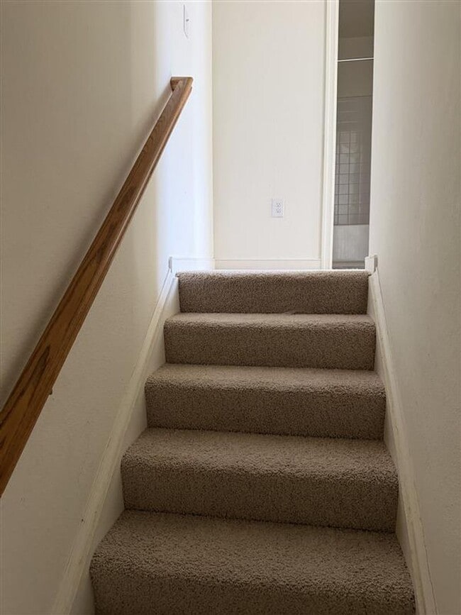 Building Photo - 3528 E Richmond Rd