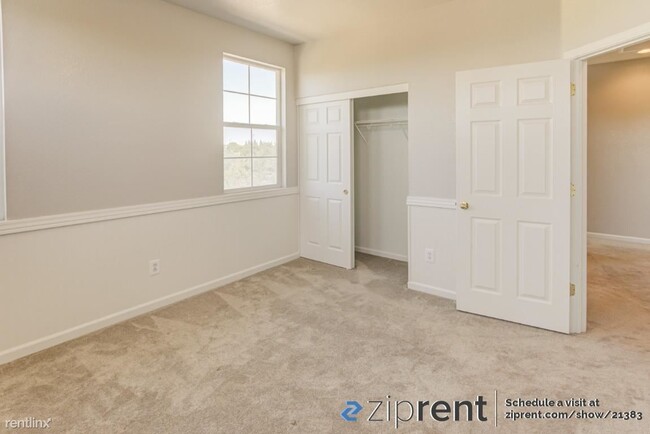 Building Photo - 3 br, 3 bath House - 825 Bussing Ct, Folso...
