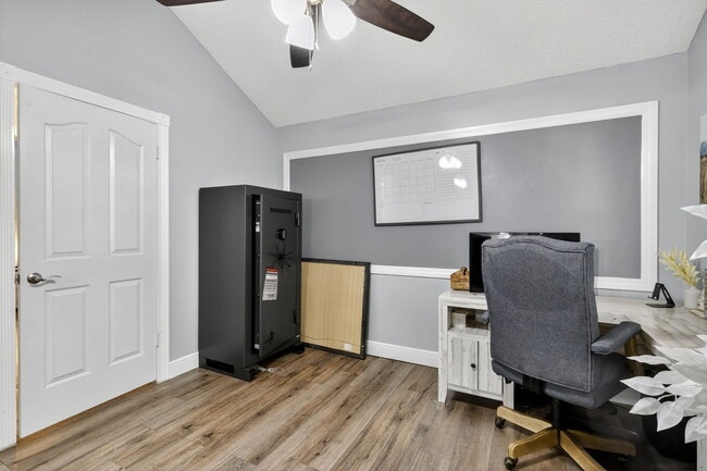 Building Photo - 503 Andover Ct