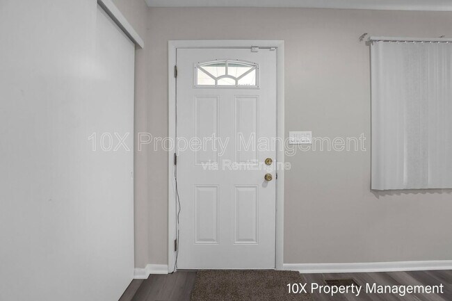 Building Photo - 2892 Longfield Rd