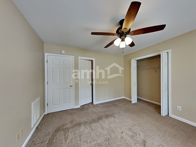 Building Photo - 104 Sunset Dr